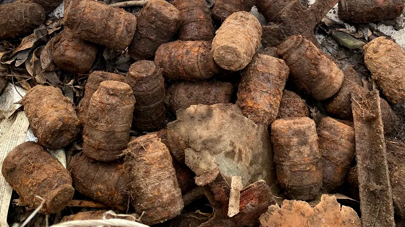 49 de grenade, descoperite pe malul unui râu din Harghita