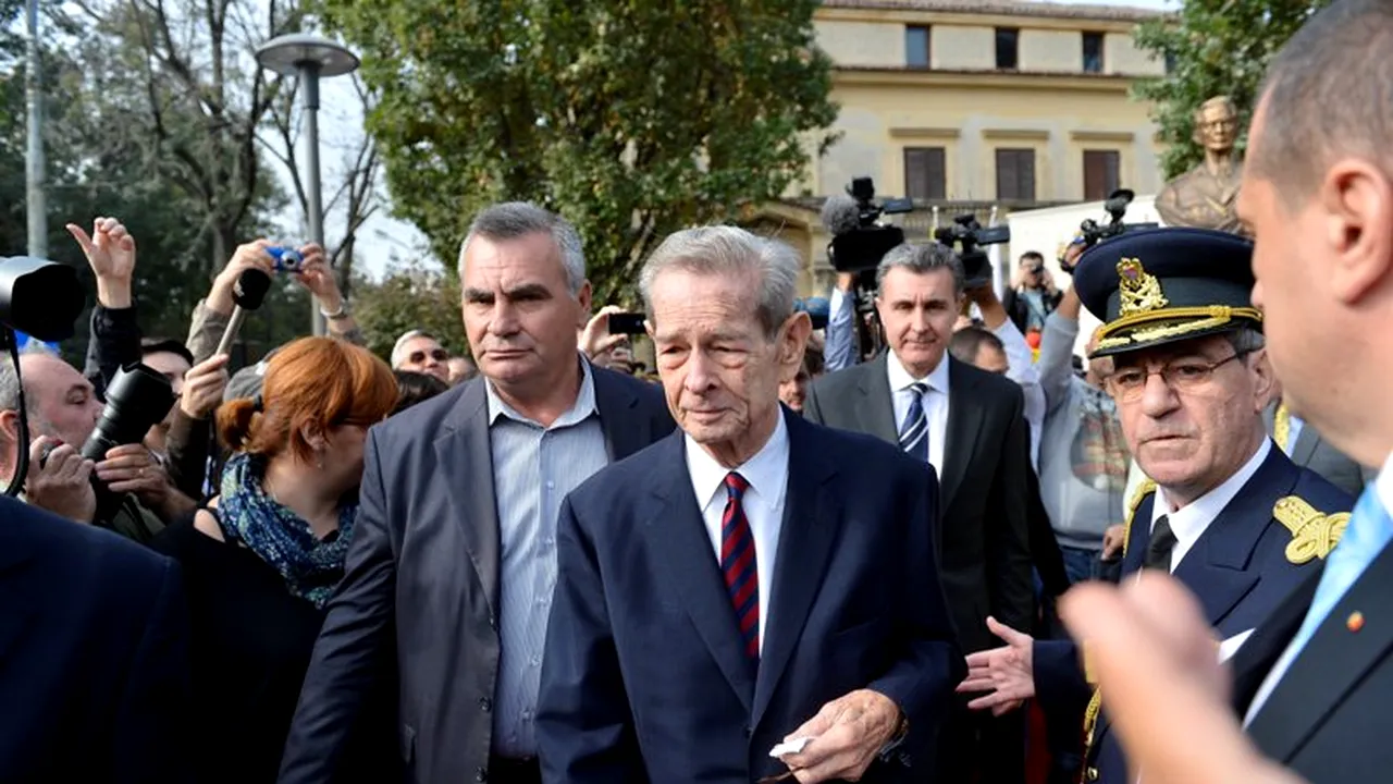 Angela Gheorghiu, Oana Pellea și Mugur Isărescu, decorați de Regele Mihai I, de ziua sa