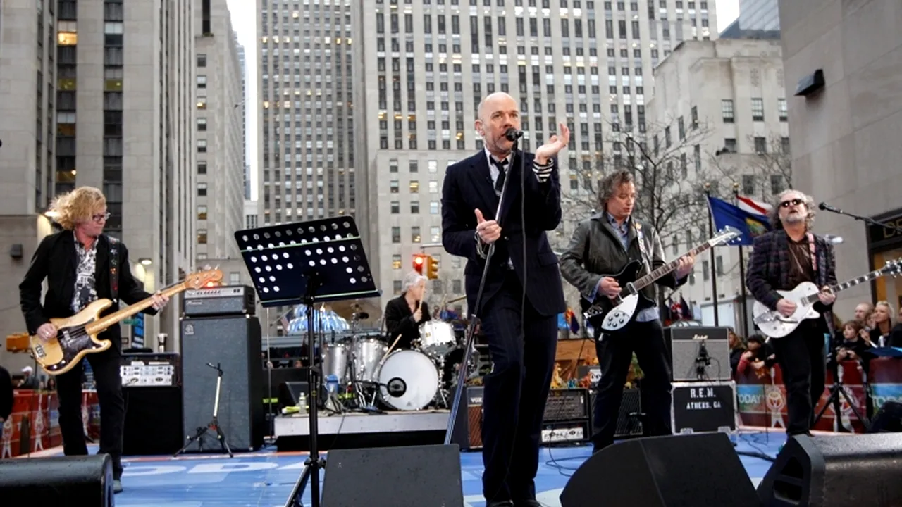 Solistul unei trupe celebre a lansat primul album solo / Ce se va întâmpla cu banii obținuți din vânzare