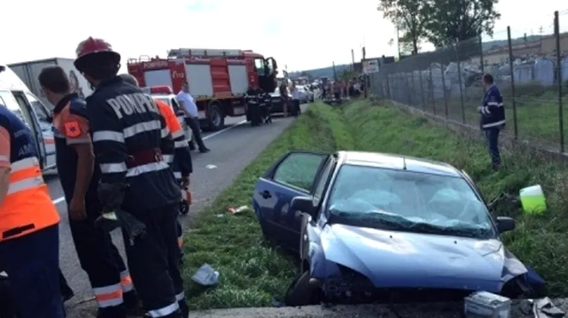Grav accident la Cluj: un copil de 4 ani și mama lui au murit, după ce mașina în care erau s-a izbit de un cap de pod