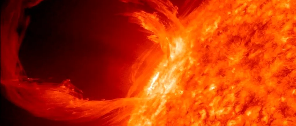 Radiația emisă de un bici solar cu o dimensiune de peste 800.000 de km se îndreaptă spre Terra. VIDEO