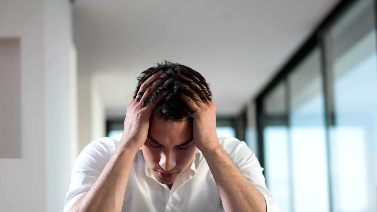 Soția lui a invitat mai multe cupluri la ziua ei. Când a văzut un nume de pe listă, bărbatului i „s-a făcut rău