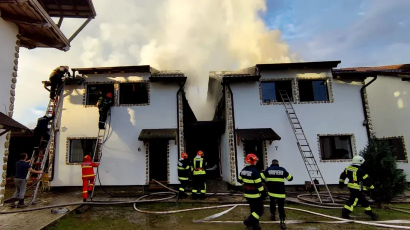 Incendiu la un complex turistic din Sibiu: Zeci de turiști evacuați! - FOTO