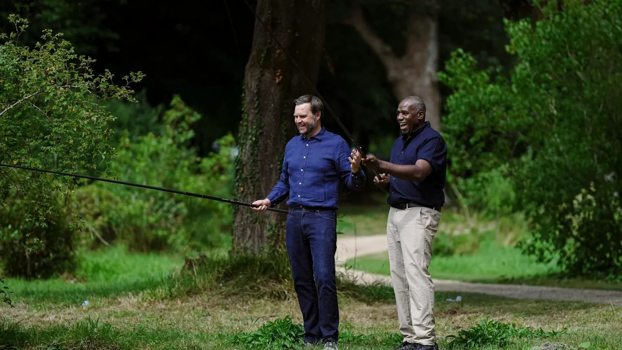 Şeful diplomaţiei britanice, David Lammy, a primit un avertisment scris pentru pescuit ilegal împreună cu vicepreşedintele SUA, JD Vance