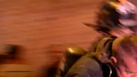 Fotografia care a emoționat SUA: cum a încercat un pompier să salveze un bebeluș în vârstă de o lună. VIDEO