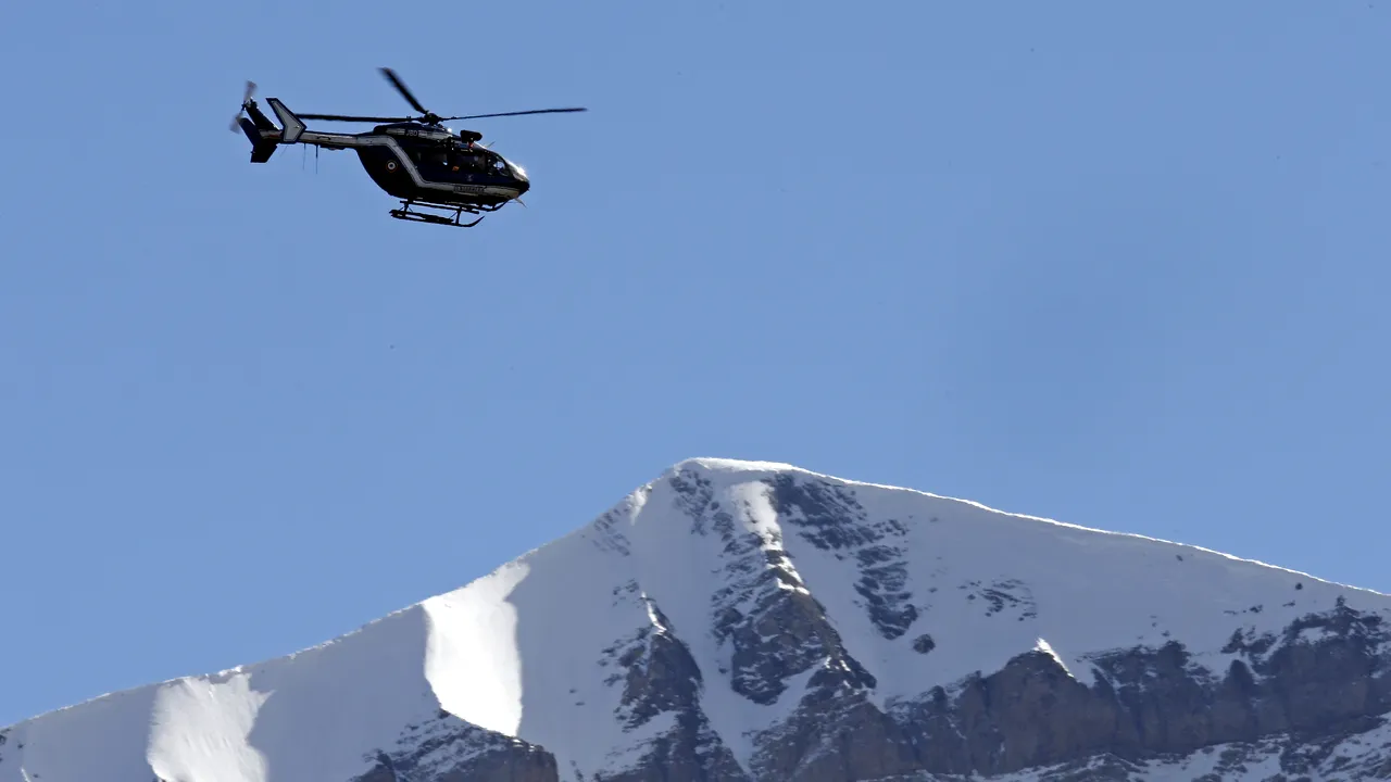 Un schior a murit într-o avalanșă produsă în Munții Alpi din Elveția