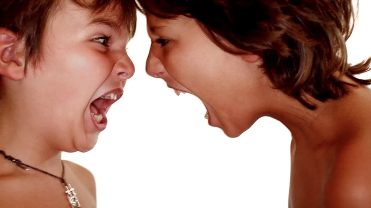 STUDIU. Ce efect poate avea intervenția părinților în conflictele dintre frați 