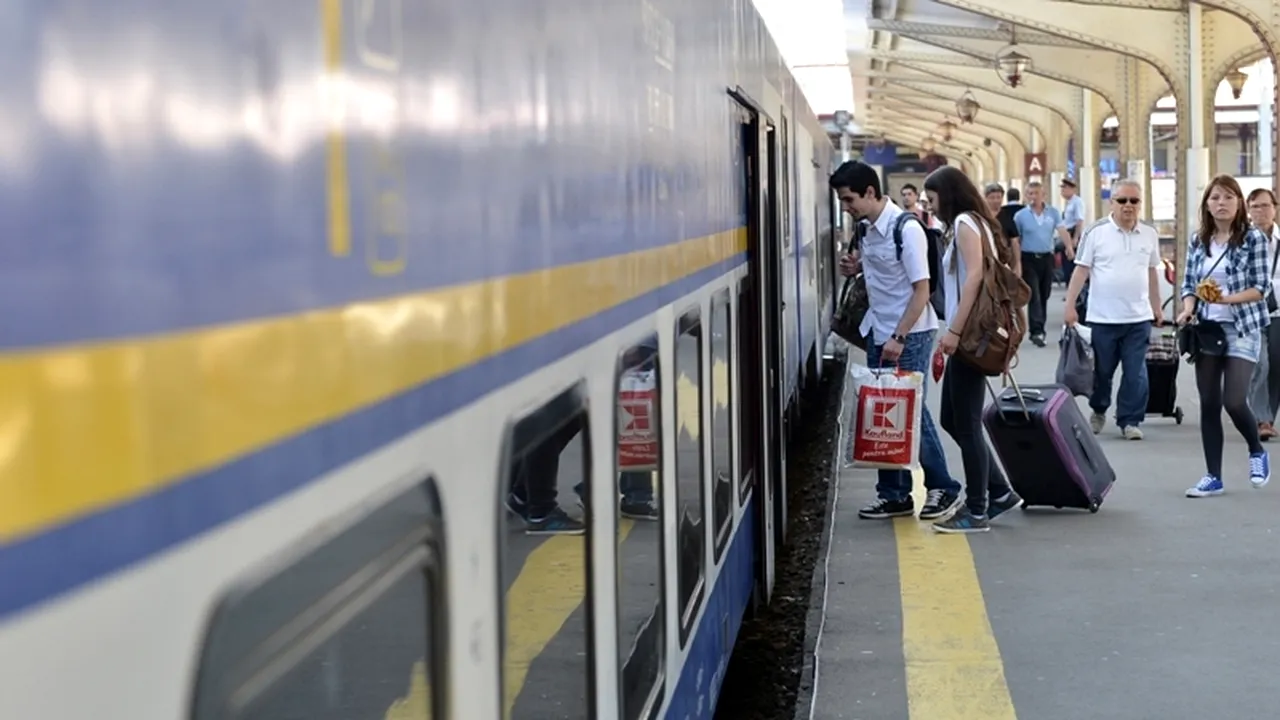 CFR Călători face LICITAȚII pentru hârtie și apă minerală, dar dă contracte de zeci de milioane de euro PRIN NEGOCIERE pentru carburanți și piese