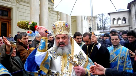 BOBOTEAZĂ. Când va oficia PF Daniel Sfințirea cea Mare a Apei. Au fost pregătite 24 de vase de peste 12.000 de litri