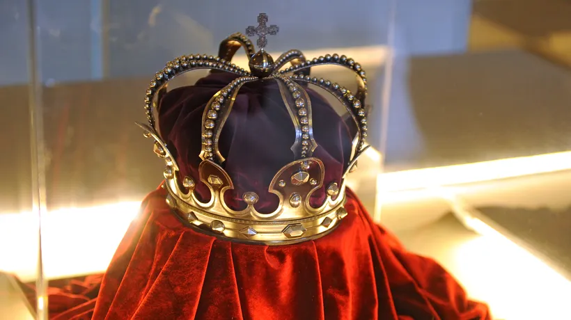 Motivul pentru care la funeraliile Regelui Mihai se folosește o copie a Coroanei de Oțel purtate de Carol I, nu originalul 