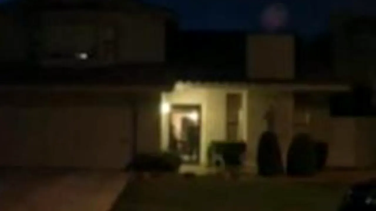 Descoperirea șocantă făcută de o menajeră în timp ce făcea curățenie în camera unui tânăr de 18 ani - VIDEO