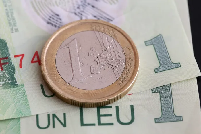 Leul ar urma sî se deprezieze în fața euro în următoarele luni, estimează membrii CFA România / Sursa: Schutterstock România - caracter ilustrativ