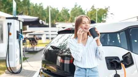 Mașini electrice: Ce sunt bateriile SOLID-STATE, cum diferă de cele Li-Ion și de ce promit o revoluție în domeniul auto