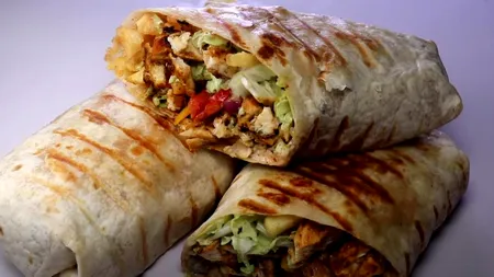 ȘOCUL pe care l-a avut un cuplu de turiști români când a primit nota de plată la un restaurant în Turcia. Cât au costat două șaorme cu cartofi prăjiți