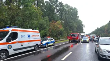 Tinerii care au murit pe A1 au fost identificați. Primarul comunei în care locuia fata afirmă că cei doi aveau o relație