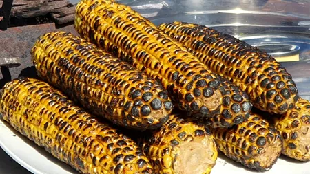 Cu cât se vinde porumbul fiert și copt în VAMA VECHE