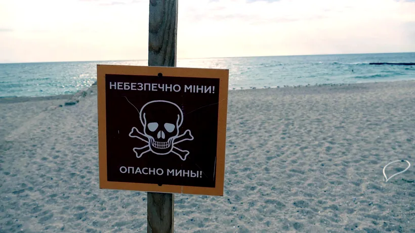 Două persoane au fost ucise de explozia unei mine în timp ce înotau în Marea Neagră
