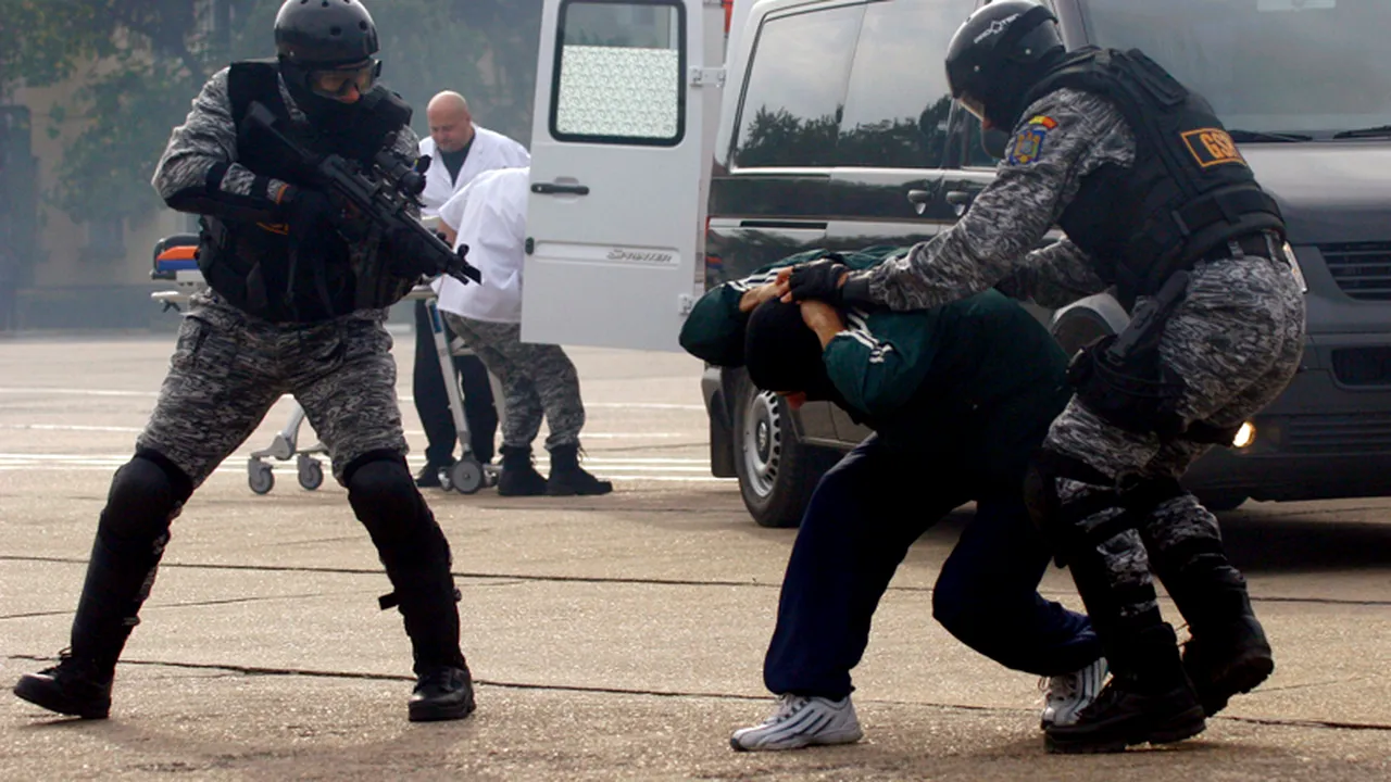 SUA și Marea Britanie avertizează: avioanele de pasageri ar putea deveni ținta unor atacuri teroriste sofisticate