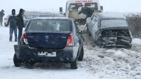 Doi morți și trei răniți într-un accident, în Mureș