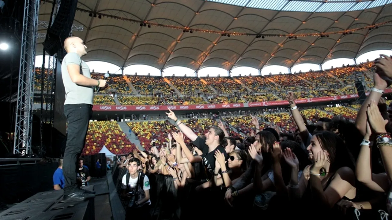 Peste 20.000 de fani s-au adunat la concertul trupei Red Hot Chili Peppers din Capitală 