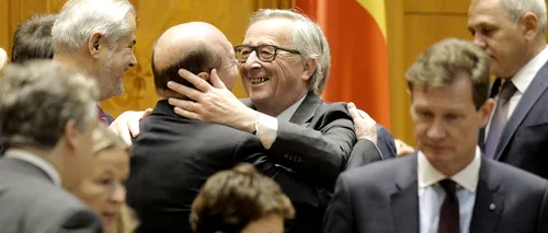 FOTO. Juncker l-a pupat pe frunte pe Traian Băsescu în plenul Parlamentului. Reacțiile liderilor români 