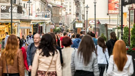 Aproape jumătate de milion de ROMÂNI sunt plecați temporar în străinătate