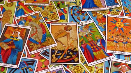 HOROSCOP tarot pentru 24 februarie 2020. Berbecii au parte de o transformare spirituală, Gemenii gândesc rapid