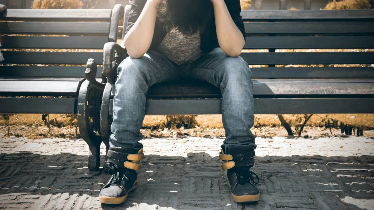 Situație dramatică! Marcel și mama lui au rămas fără locuință, înainte de Crăciun. ”Cum o să mă găsească Moșul dacă suntem fără casă?”