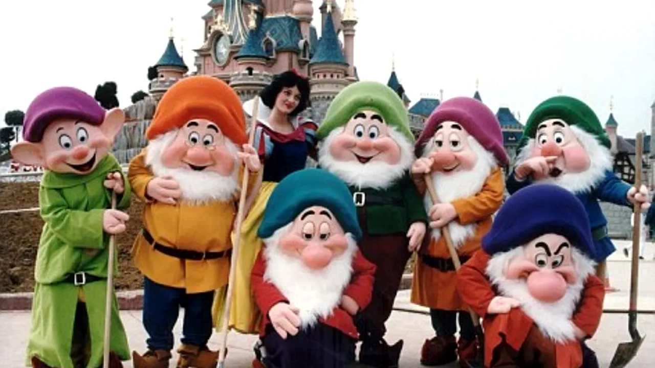 Acuzații de hărțuire sexuală în lumea Disney. Motivul pentru care Albă ca Zăpada, Mickey Mouse și rățoiul Donald au intrat în GREVĂ