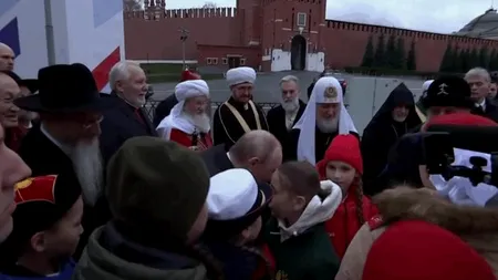 O fetiță îl neliniștește pe Putin. Micuța l-a întrebat despre soarta unchiului ei, rănit în război. „L-au trimis înapoi pe front”