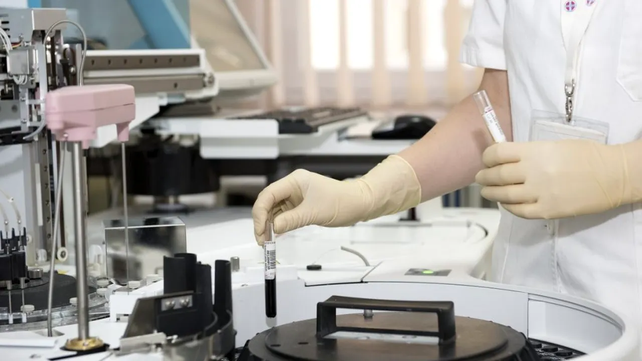 PANDEMIE. La Institutul „Marius Nasta” nu mai sunt locuri pentru pacienții confirmați cu SARS-CoV-2. Medicii de la Colentina cer redeschiderea spitalului pentru bolnavii non-COVID