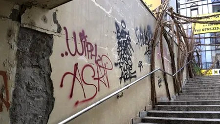 FOTO: Pasajele pietonale din București renovate cu milioane de lei, vandalizate și transformate în depozite de gunoaie