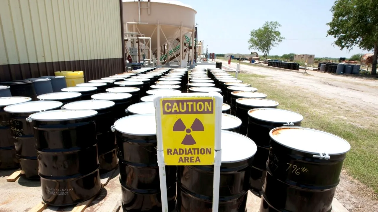 Rusia restricționează exporturile de URANIU către SUA. Măsura este temporară