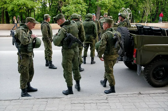 Război în Ucraina. Rușii vor să trimită pe front tineri de 18 ani. „Nu plătim pensii văduvelor”