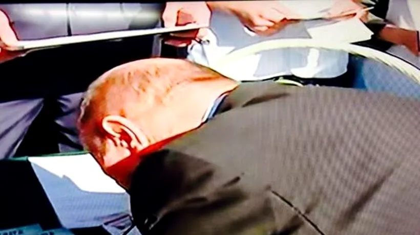 Băsescu a semnat împotriva accizei la benzină. Cui i-a mai cerut șeful statului o semnătură