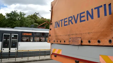 Un tramvai a deraiat după de a fost a fost lovit de un Tir în București. Circulaţia pe linia 25 este blocată. Nu sunt victime