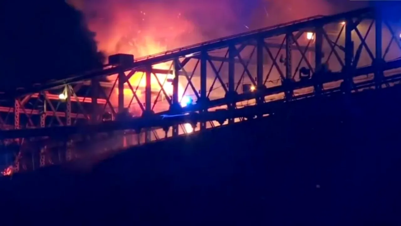 Podul Brooklyn, incendiat în timpul focului de artificii de 4 Iulie. De ce au devansat spectacolul autoritățile din New York