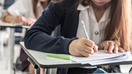 Evaluarea Națională 2021 va avea o sesiune specială, pentru elevii care în perioada examenelor au COVID