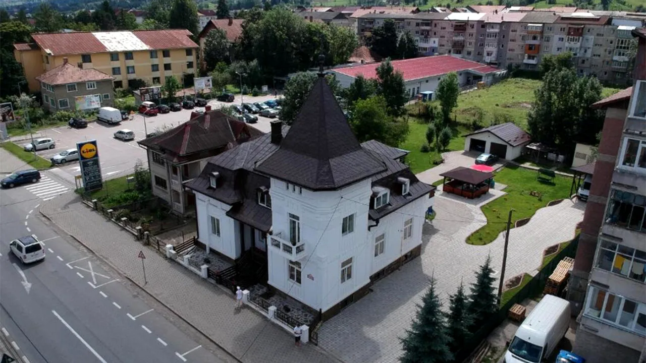 Orașul celebru din România în care o casă se vinde cu doar 3.500€, acum, la început de 2026