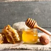 ANCHETĂ a Comisiei Europene: Circa 50% din mierea importată în Europa din China și Turcia, îndoită cu siropuri