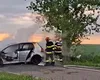 Tragedie în Timiș. Un tânăr de 29 de ani a MURIT după ce s-a izbit violent cu mașina de un copac. Autoturismul a luat foc