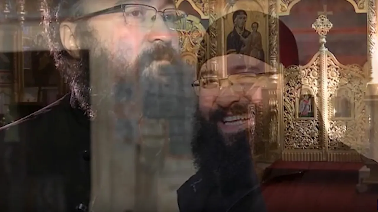 Stenograme uluitoare | Părintele Visarion Alexa, către enoriașa care îl acuză de agresiune: „Te deranjează că te-am atins? (...)”