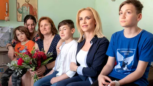 VIDEO | Gabriela Firea a anunțat, din mijlocul unei familii cu 7 copii, proiectele Ministrului Familiei pentru stoparea declinului demografic