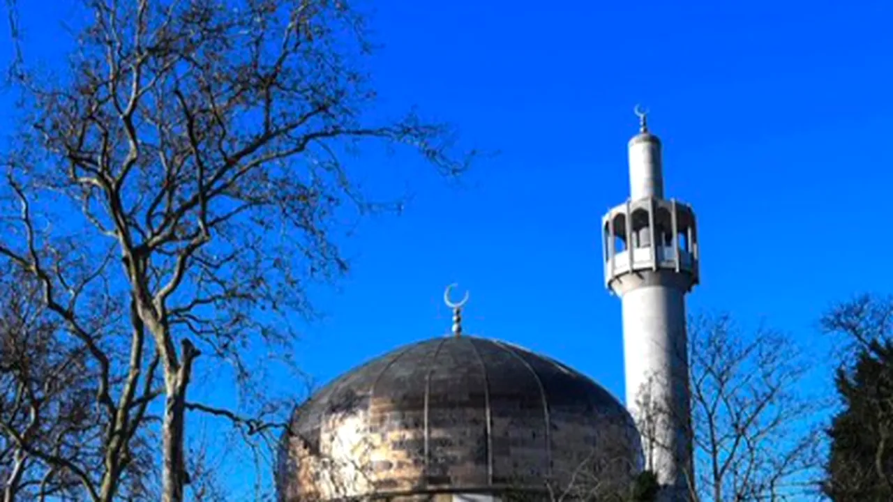 Atac terorist într-o moschee din Londra. Un bărbat a fost înjunghiat