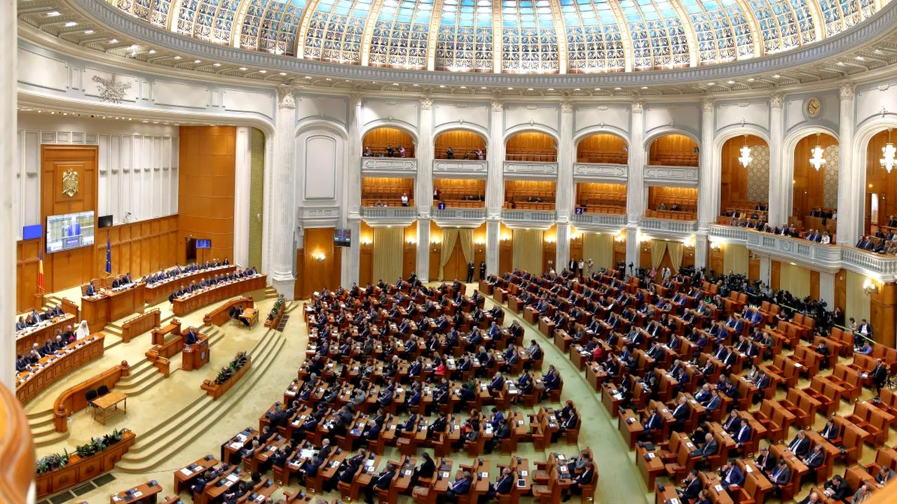 Moţiunea de cenzură a PSD va fi citită, joi, în plenul reunit al Camerei Deputaţilor şi Senatului