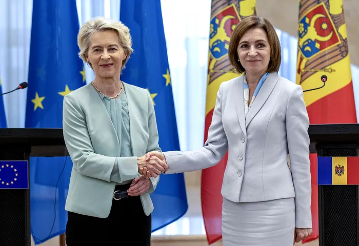 Ursula von der Leyen o felicită pe Maia Sandu pentru victorie. „E nevoie de un tip rar de forță pentru a trece peste tot”