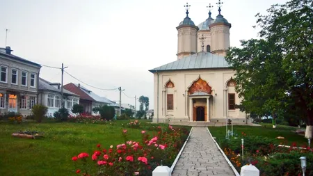 Starețul Mănăstirii Prislop, acuzat că a purtat discuții cu conținut homosexual, mutat la altă mănăstire. Ancheta, în desfășurare