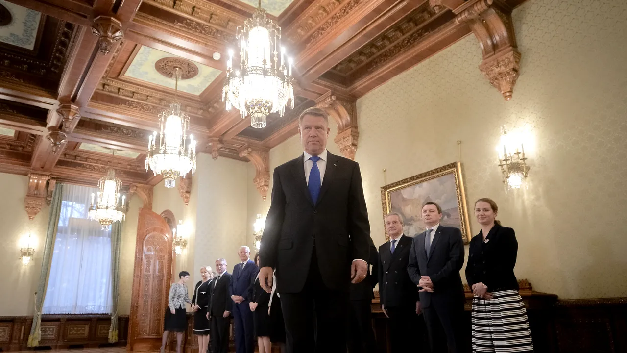 Iohannis POATE REFUZA RÂZÂND nominalizările la Transporturi și Dezvoltare. Jurnalistul Doru Bușcu explică schema de BLOCARE a Guvernului Dăncilă