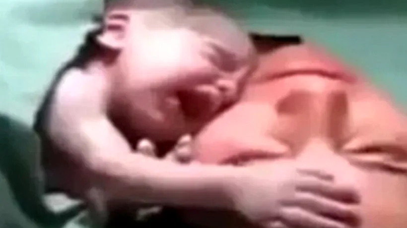 Imagini emoționante surprinse la prima întâlnire între un nou-născut și cea care i-a dat viață. VIDEO