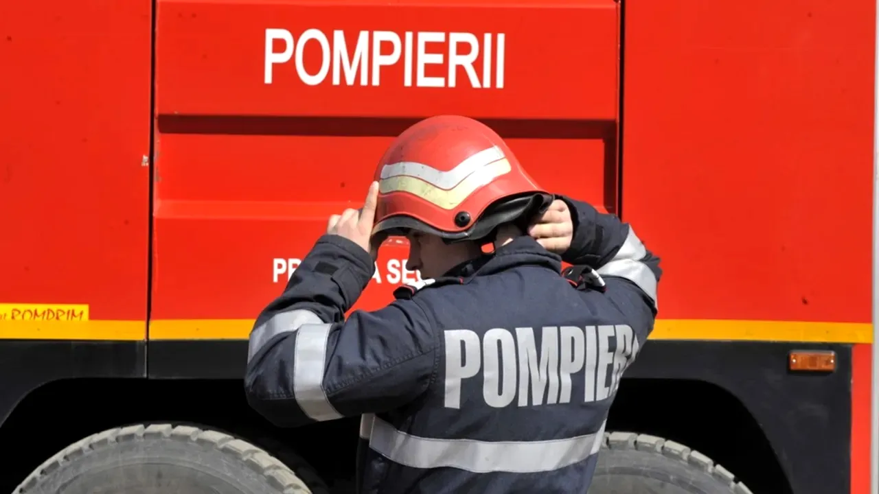 Tentativă de sinucidere în București. Un bărbat a dat FOC apartamentului în care locuia